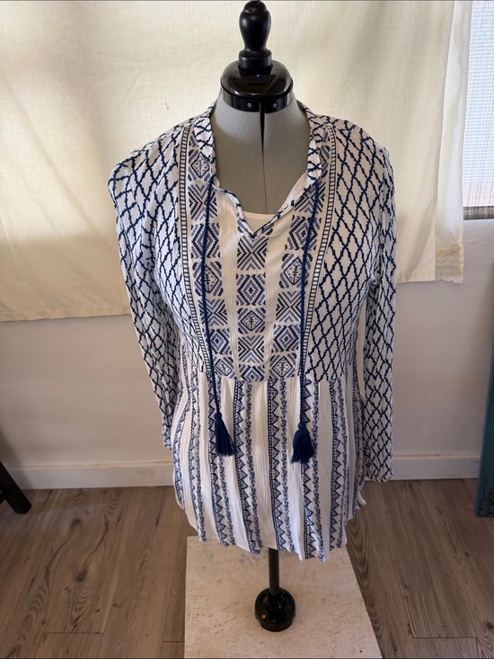 Belle kim gravel Tops - Embroidered Peasant Tunic Top - White & Navy